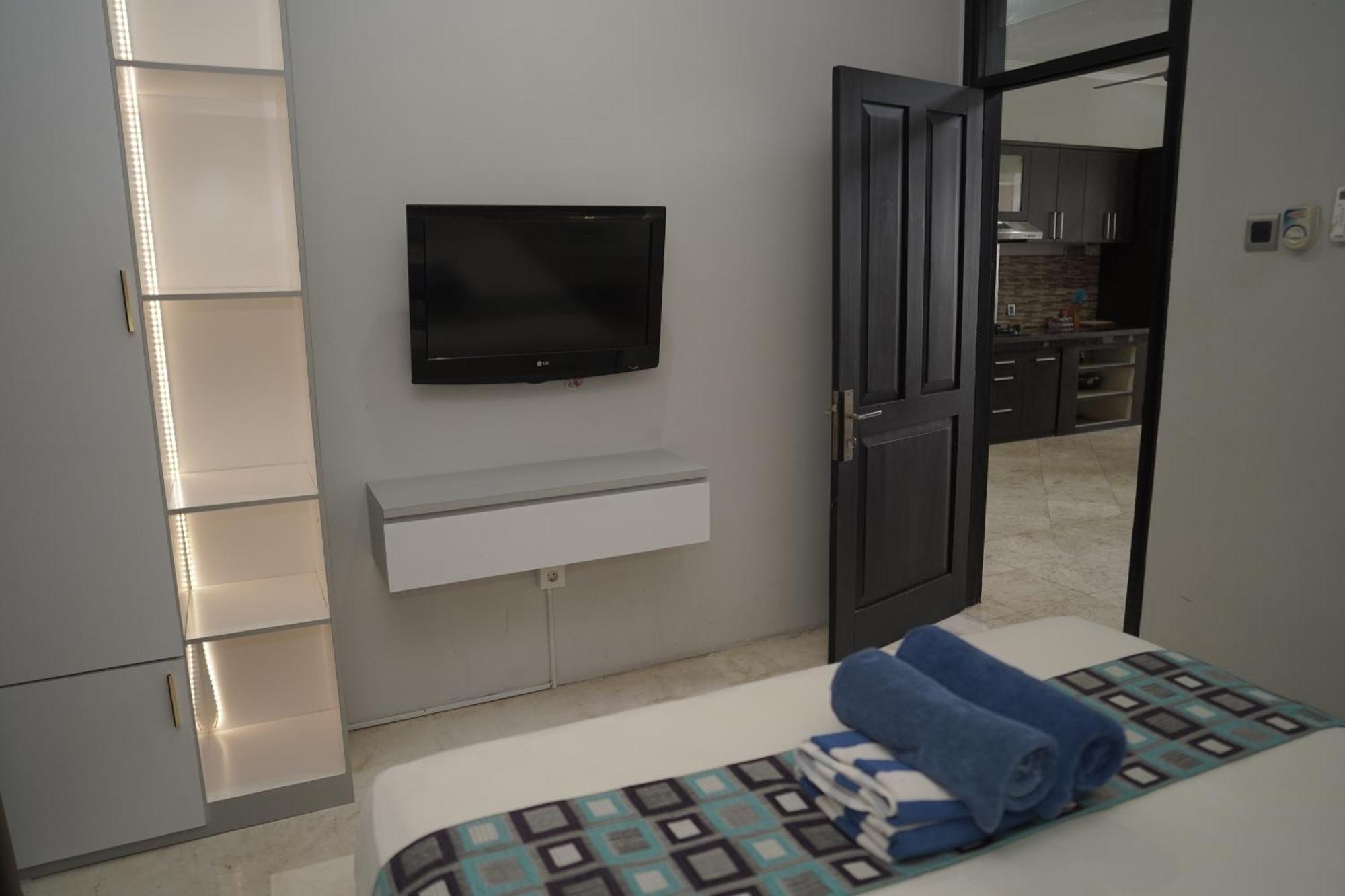 4 Bedroom Villa Kuta Regency B10 Экстерьер фото